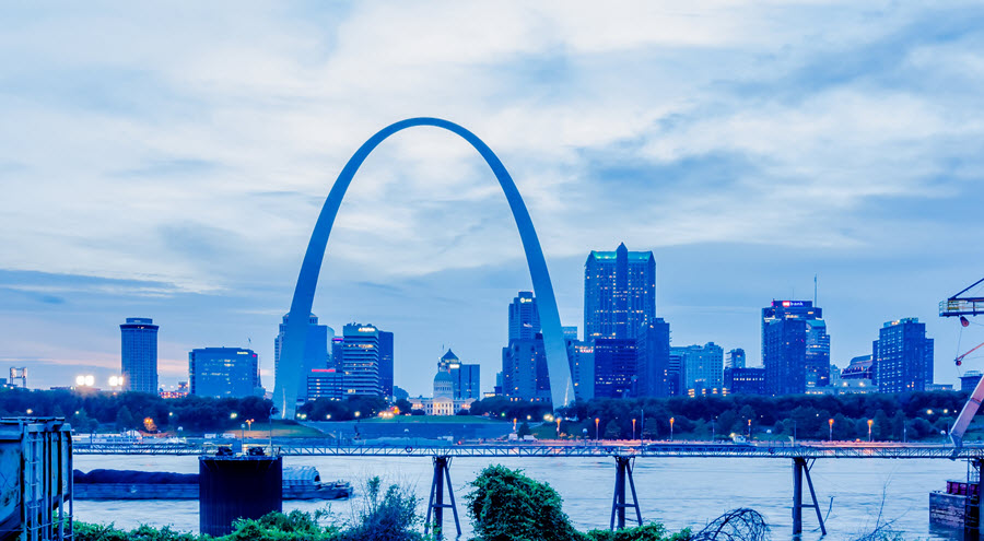 Gateway Arch & Downtown St. Louis Skyline.